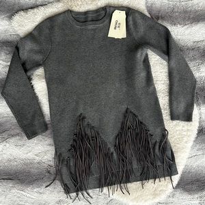 Chuni Long Sleeve Medium Gray Sweater with Suede Fringe